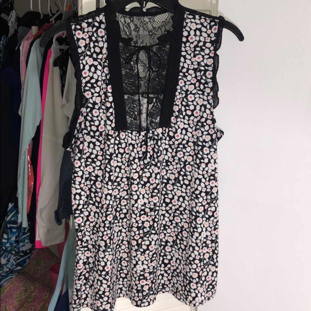Floral and Lace Tank Top Sz M